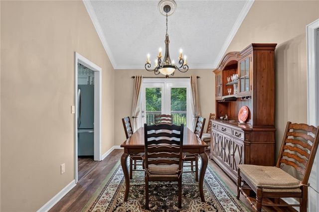 9640 Pine Thicket Way, Roswell, GA 30075