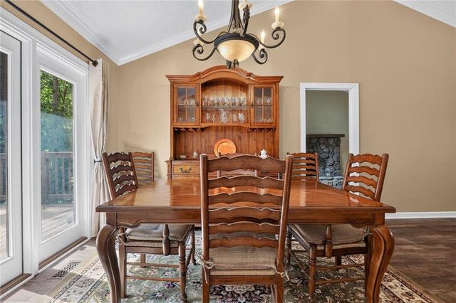 9640 Pine Thicket Way, Roswell, GA 30075