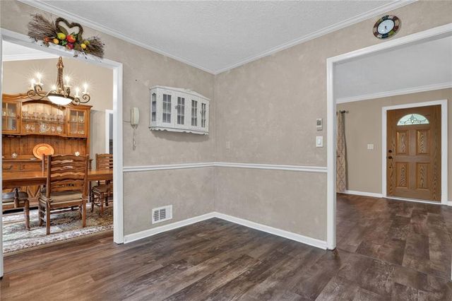 9640 Pine Thicket Way, Roswell, GA 30075