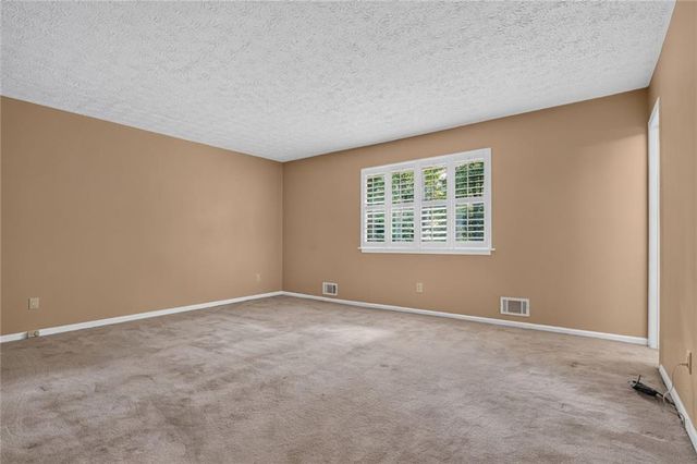 9640 Pine Thicket Way, Roswell, GA 30075