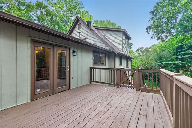 9640 Pine Thicket Way, Roswell, GA 30075