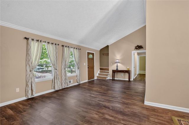 9640 Pine Thicket Way, Roswell, GA 30075