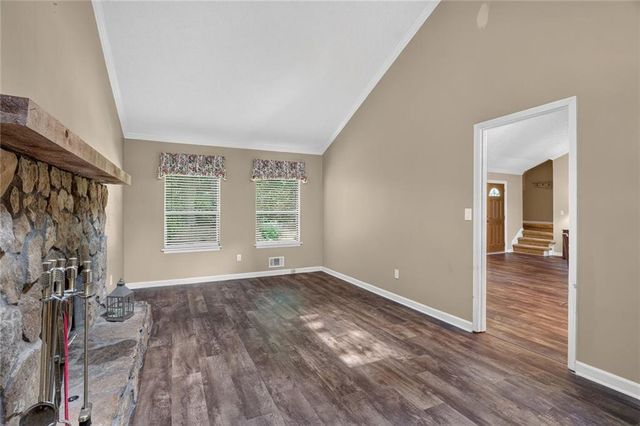 9640 Pine Thicket Way, Roswell, GA 30075