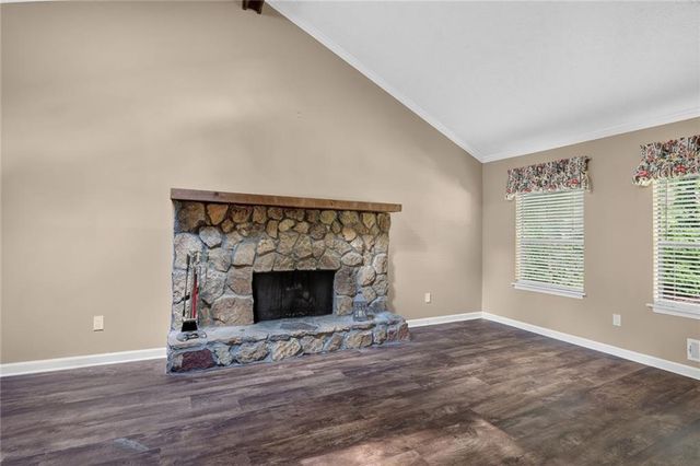 9640 Pine Thicket Way, Roswell, GA 30075