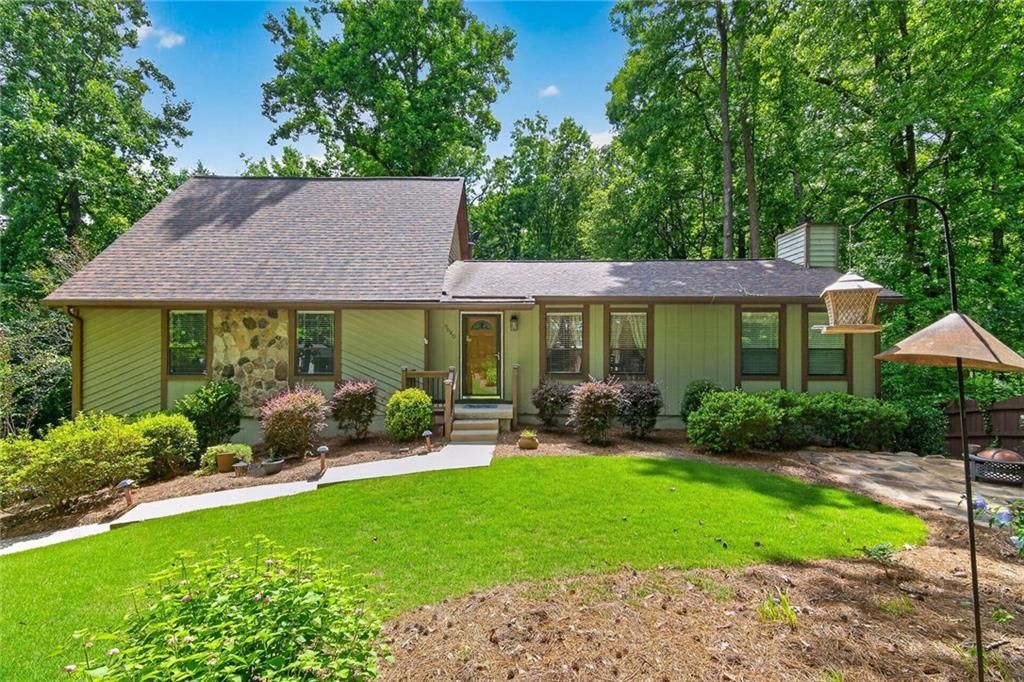 9640 Pine Thicket Way, Roswell, GA 30075