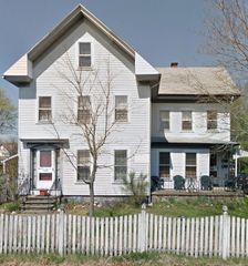 39 Myrtle St, Taunton, MA 02780