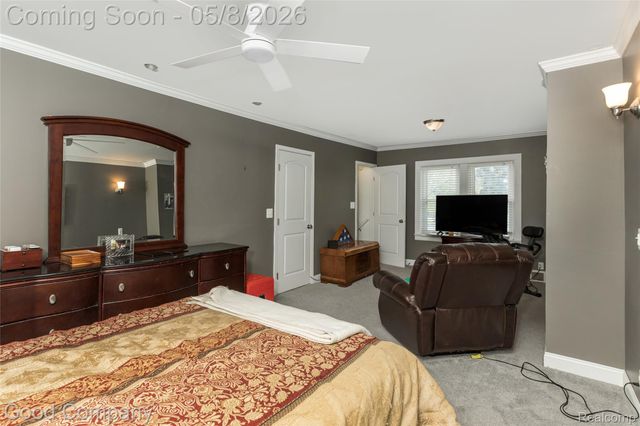 559 E Harry Avenue, Hazel Park, MI 48030
