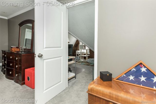 559 E Harry Avenue, Hazel Park, MI 48030