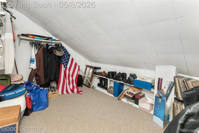 559 E Harry Avenue, Hazel Park, MI 48030