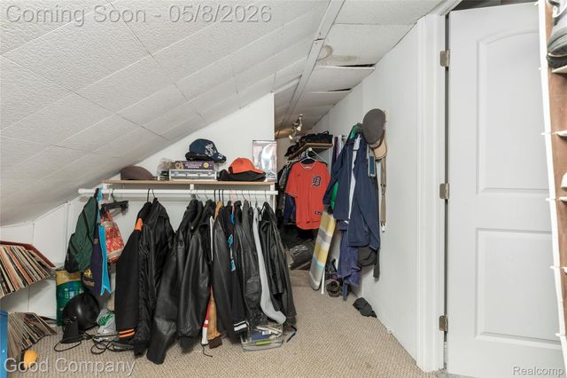 559 E Harry Avenue, Hazel Park, MI 48030