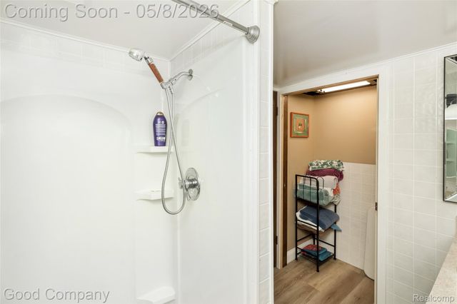 559 E Harry Avenue, Hazel Park, MI 48030