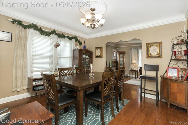 559 E Harry Avenue, Hazel Park, MI 48030