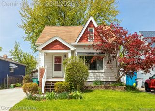 559 E Harry Avenue, Hazel Park, MI 48030