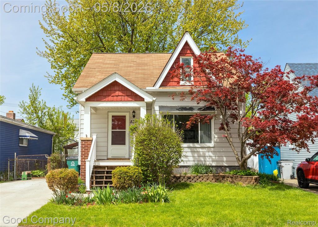 559 E Harry Avenue, Hazel Park, MI 48030