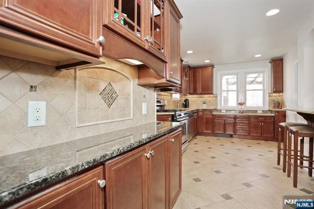 150 Niagara Street, Dumont, NJ 07628