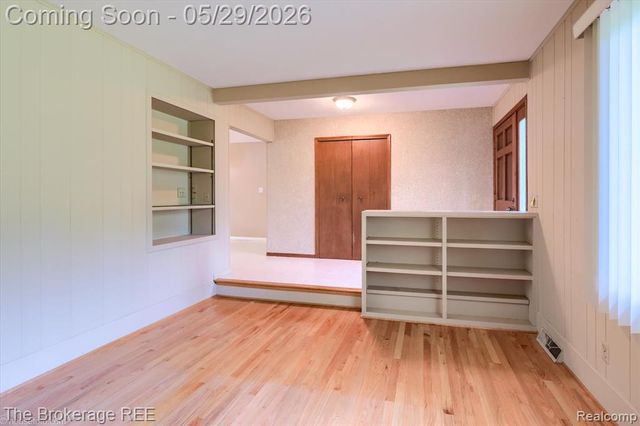 6933 Hubbard Hills Drive, Clarkston, MI 48348