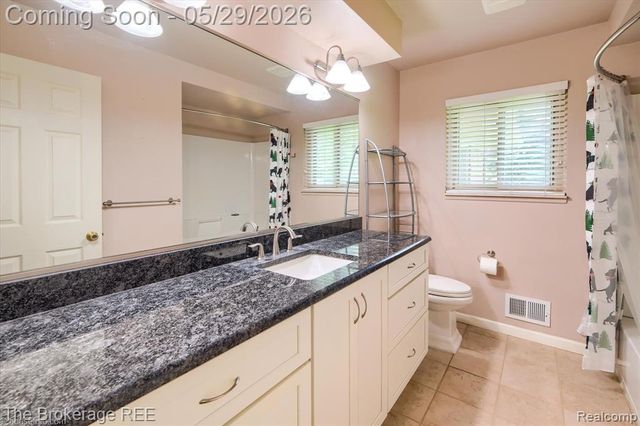 6933 Hubbard Hills Drive, Clarkston, MI 48348