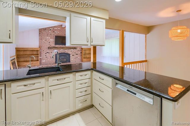 6933 Hubbard Hills Drive, Clarkston, MI 48348