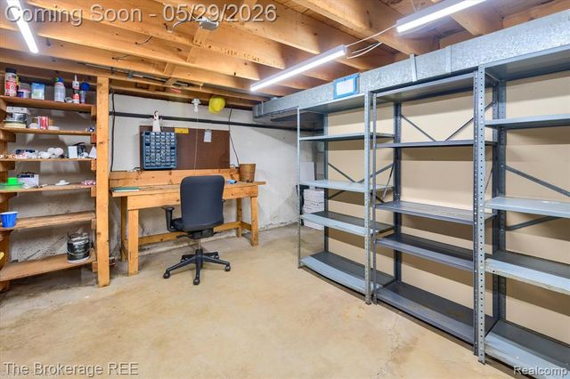 6933 Hubbard Hills Drive, Clarkston, MI 48348