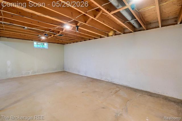 6933 Hubbard Hills Drive, Clarkston, MI 48348