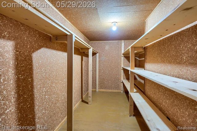 6933 Hubbard Hills Drive, Clarkston, MI 48348