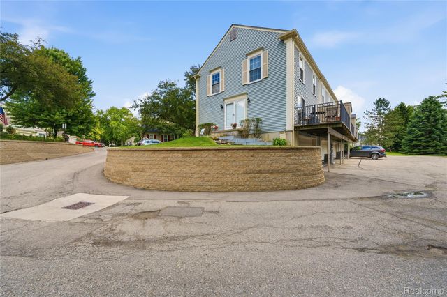 1319 Wagon Wheel Lane, Rochester Hills, MI 48306