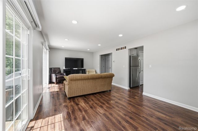 1319 Wagon Wheel Lane, Rochester Hills, MI 48306
