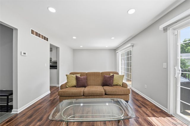1319 Wagon Wheel Lane, Rochester Hills, MI 48306