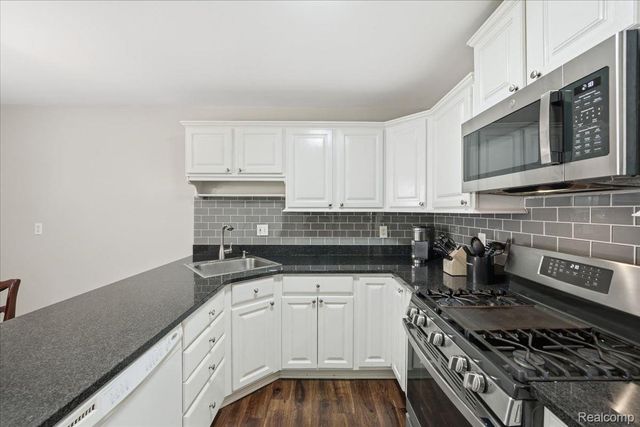 1319 Wagon Wheel Lane, Rochester Hills, MI 48306