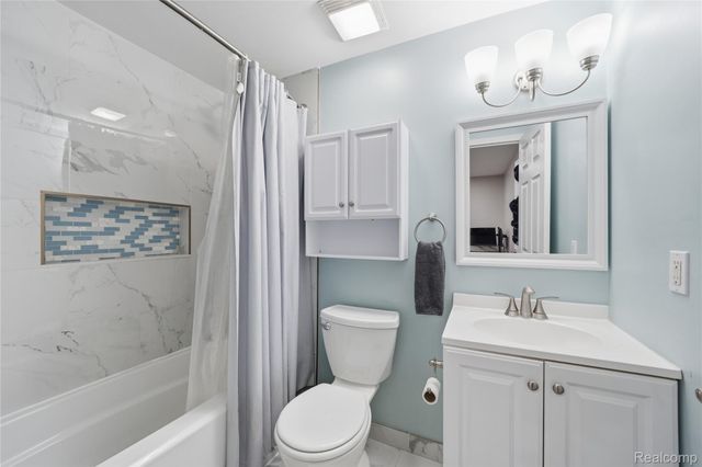 1319 Wagon Wheel Lane, Rochester Hills, MI 48306