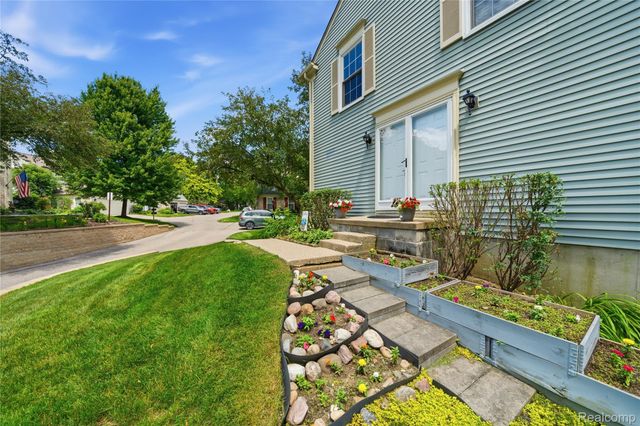 1319 Wagon Wheel Lane, Rochester Hills, MI 48306