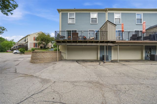 1319 Wagon Wheel Lane, Rochester Hills, MI 48306