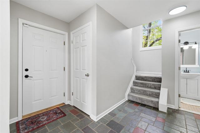 1319 Wagon Wheel Lane, Rochester Hills, MI 48306