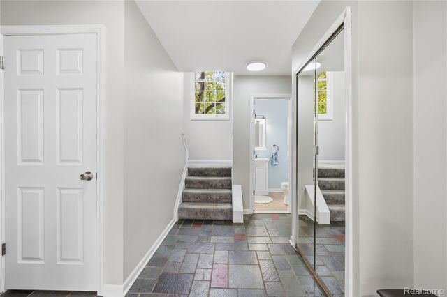 1319 Wagon Wheel Lane, Rochester Hills, MI 48306