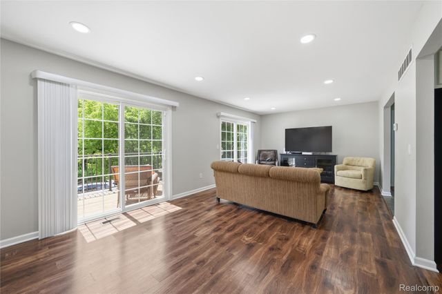 1319 Wagon Wheel Lane, Rochester Hills, MI 48306