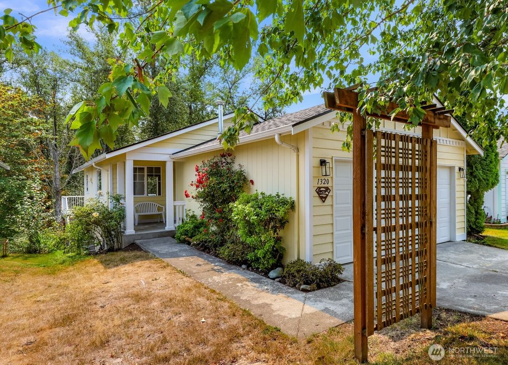 1320 Fruitland Drive, Bellingham, WA 98226