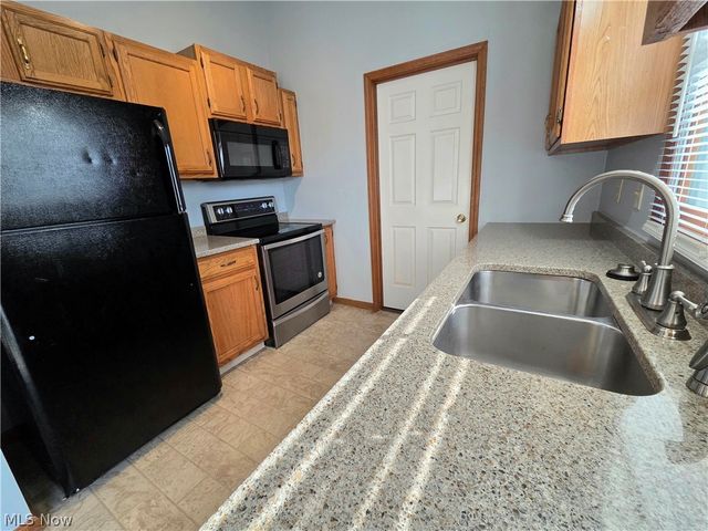 2232 Candlewood Drive, Avon, OH 44011