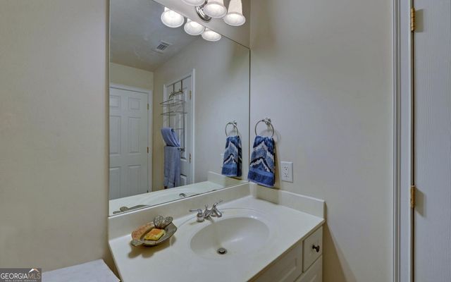 220 Azalea Drive, Hartwell, GA 30643