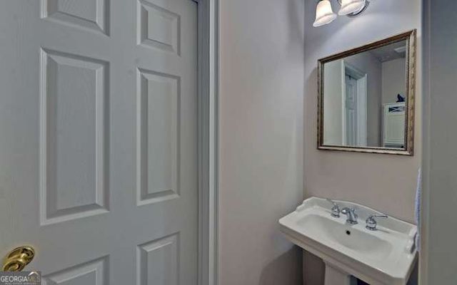 220 Azalea Drive, Hartwell, GA 30643