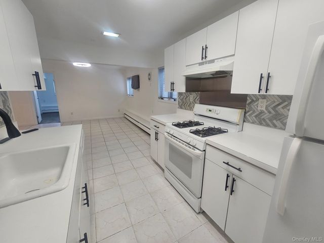 804 Hampshire Road, Bay Shore, NY 11706