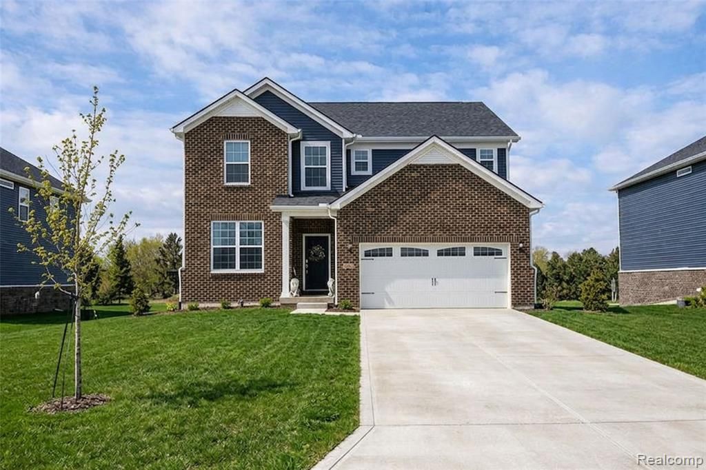 2882 Trillium Hills Drive, Commerce Twp, MI 48382