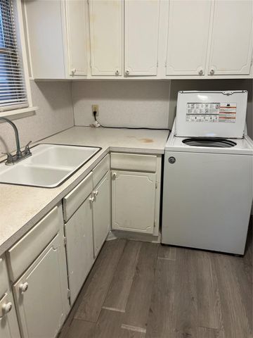 606 E 10th Street, Houston, TX 77008