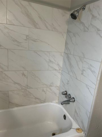 606 E 10th Street, Houston, TX 77008