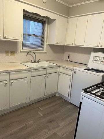 606 E 10th Street, Houston, TX 77008