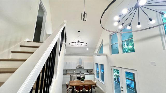 100 Deerwood Drive, Westminster, SC 29693