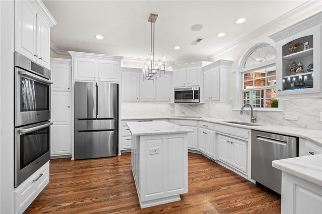 3 S Sherwood Drive, Rogers, AR 72758