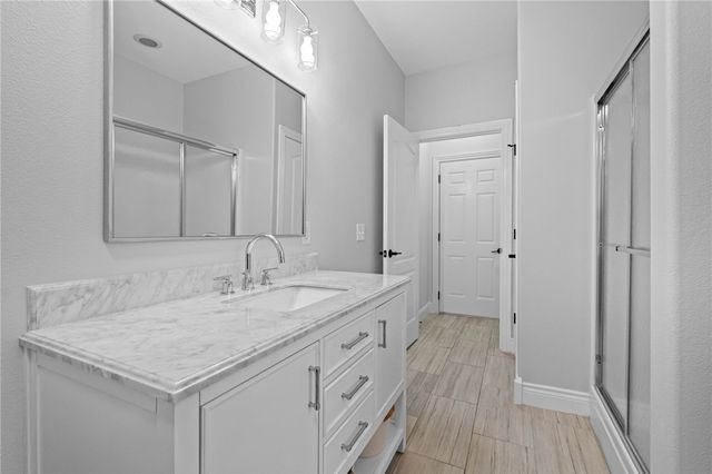 3 S Sherwood Drive, Rogers, AR 72758
