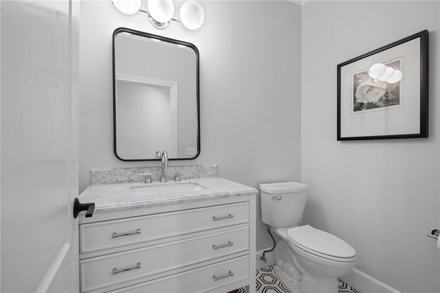 3 S Sherwood Drive, Rogers, AR 72758