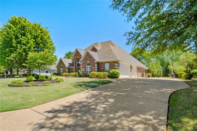 3 S Sherwood Drive, Rogers, AR 72758