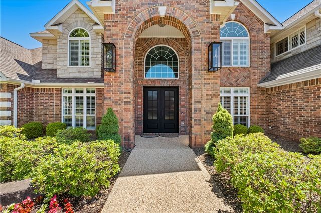 3 S Sherwood Drive, Rogers, AR 72758
